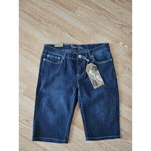 Yom Yom Woman's Denim Blue Bermuda Stretchable Shorts Size 7 NWT